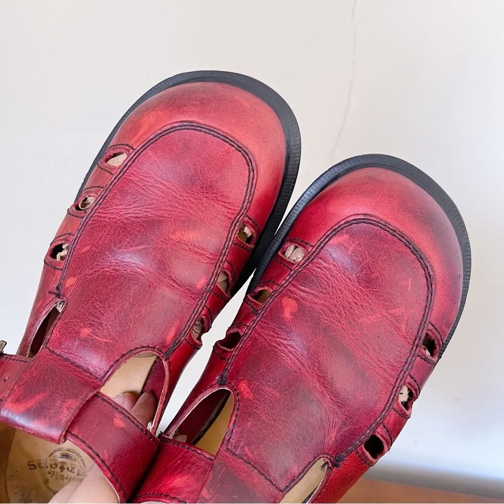 Dr Martens • vintage 8251 t-strap mary janes cutout sandals red leather England - Picture 6 of 10